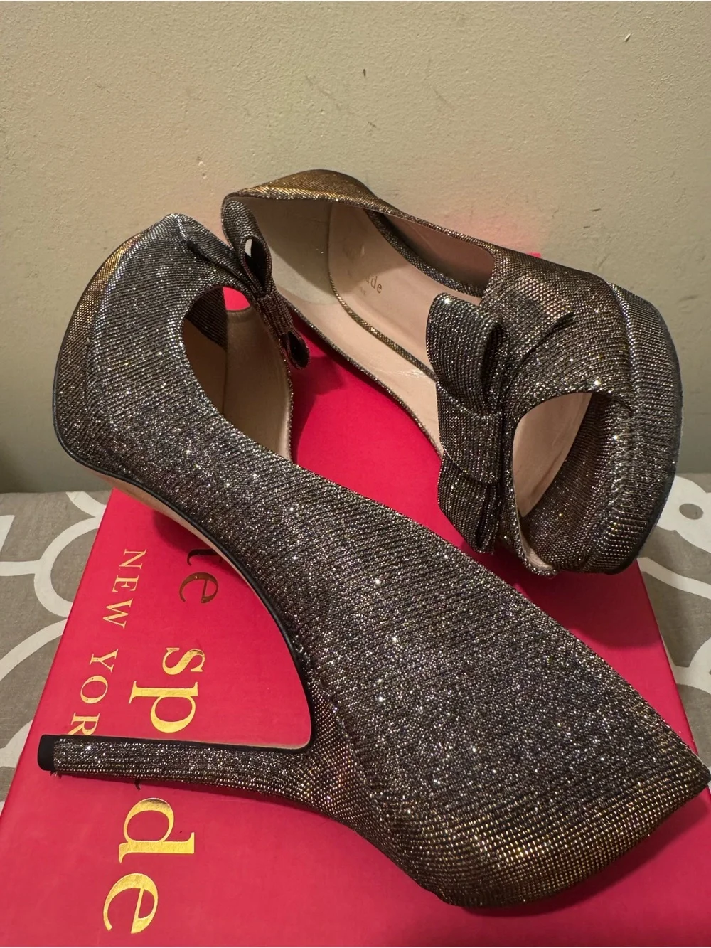Kate Spade Felisha Bronze Lurex Glitter Bow Peep Toe Pumps Heels Made in Italy